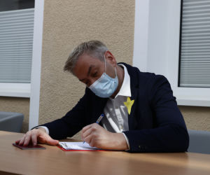 Robert Biedroń oddał osocze