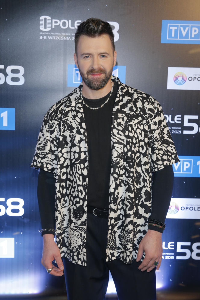 Grzegorz Hyży kiedyś i dziś. Od skromnego chłopaka z "X Factora" do ikony męskiego stylu