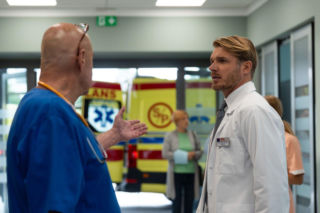 Na dobre i na złe odc. 976. Stefan Tretter (Piotr Garlicki), Maks Beger (Tomasz Ciachorowski)