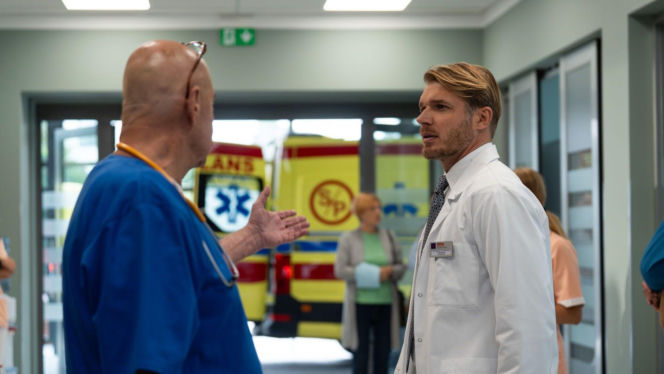 Na dobre i na złe odc. 976. Stefan Tretter (Piotr Garlicki), Maks Beger (Tomasz Ciachorowski)