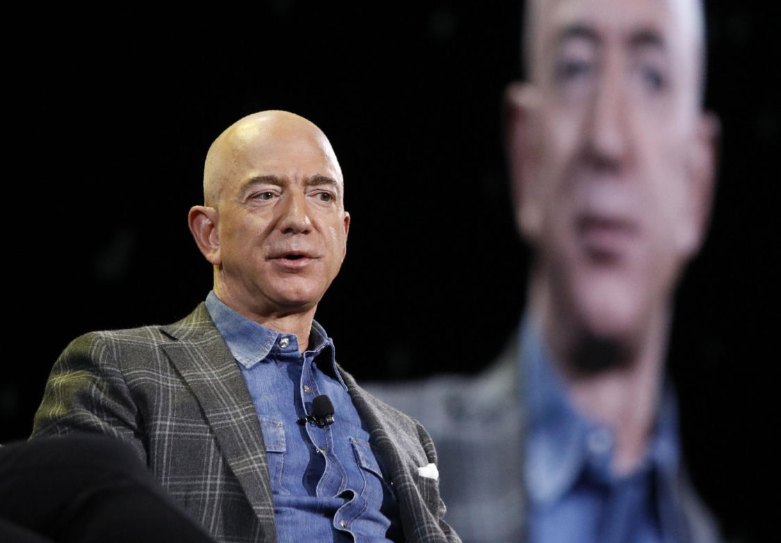 Jeff Bezos usidlony! Lauren Sanchez rozsyła zaproszenia na ślub