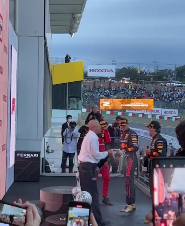 Bartosz Kurek z żoną na wyścigu F1 w Japonii