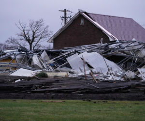 Tornada i nawałnice uderzyły w Illinois i Indianę