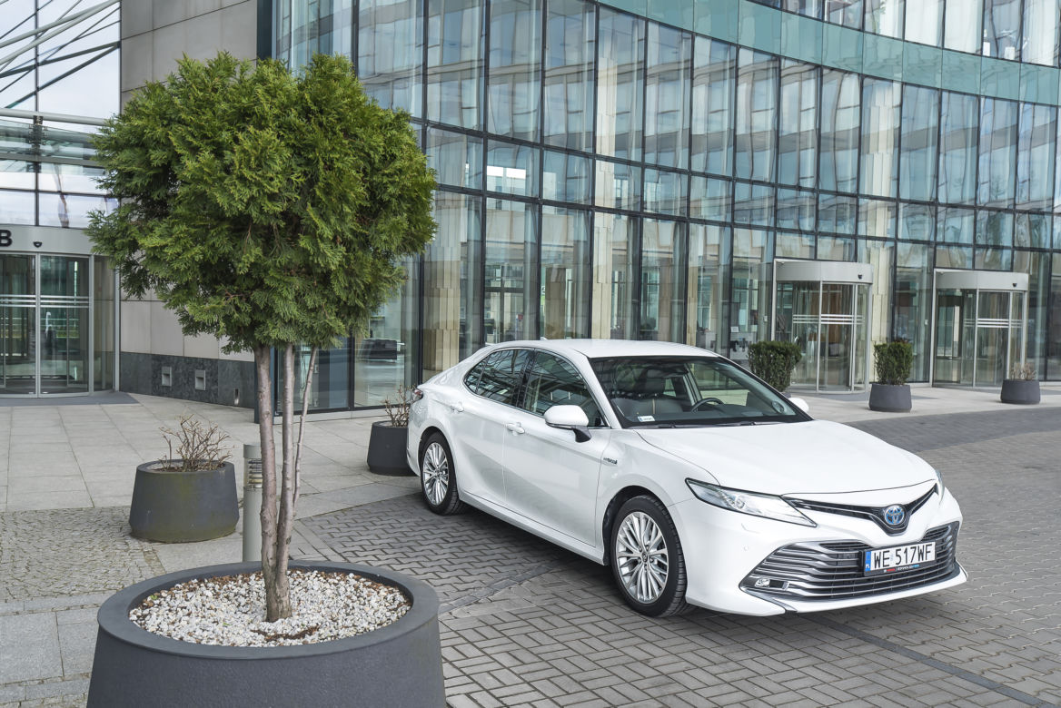 Toyota Camry 2.5 Hybrid 218 KM e-CVT Executive + VIP