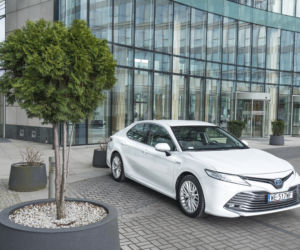 Toyota Camry 2.5 Hybrid 218 KM e-CVT Executive + VIP