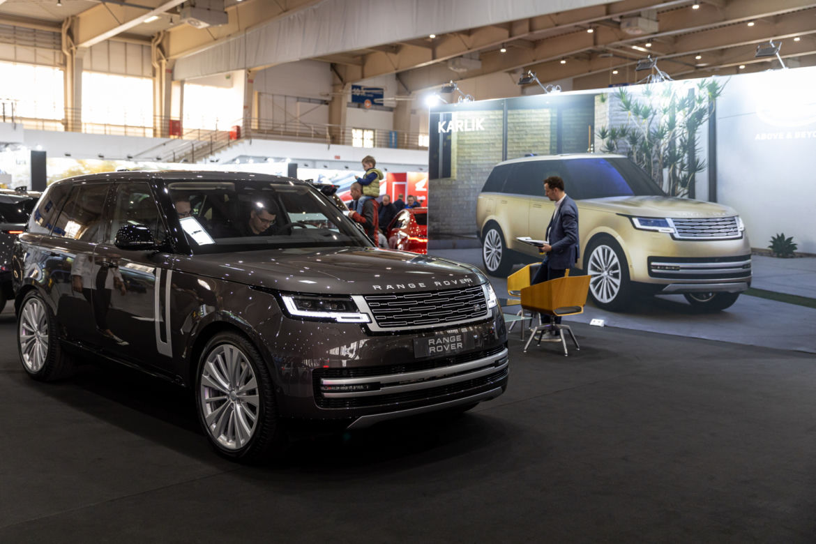 Poznań Motor Show 2022 trwa. Pojazdy policyjne także zachwycają 