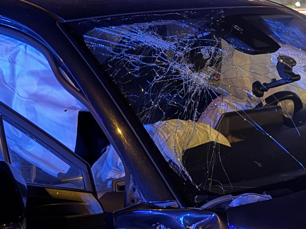 Dramatyczny wypadek na S8. BMW wylądowało na barierze