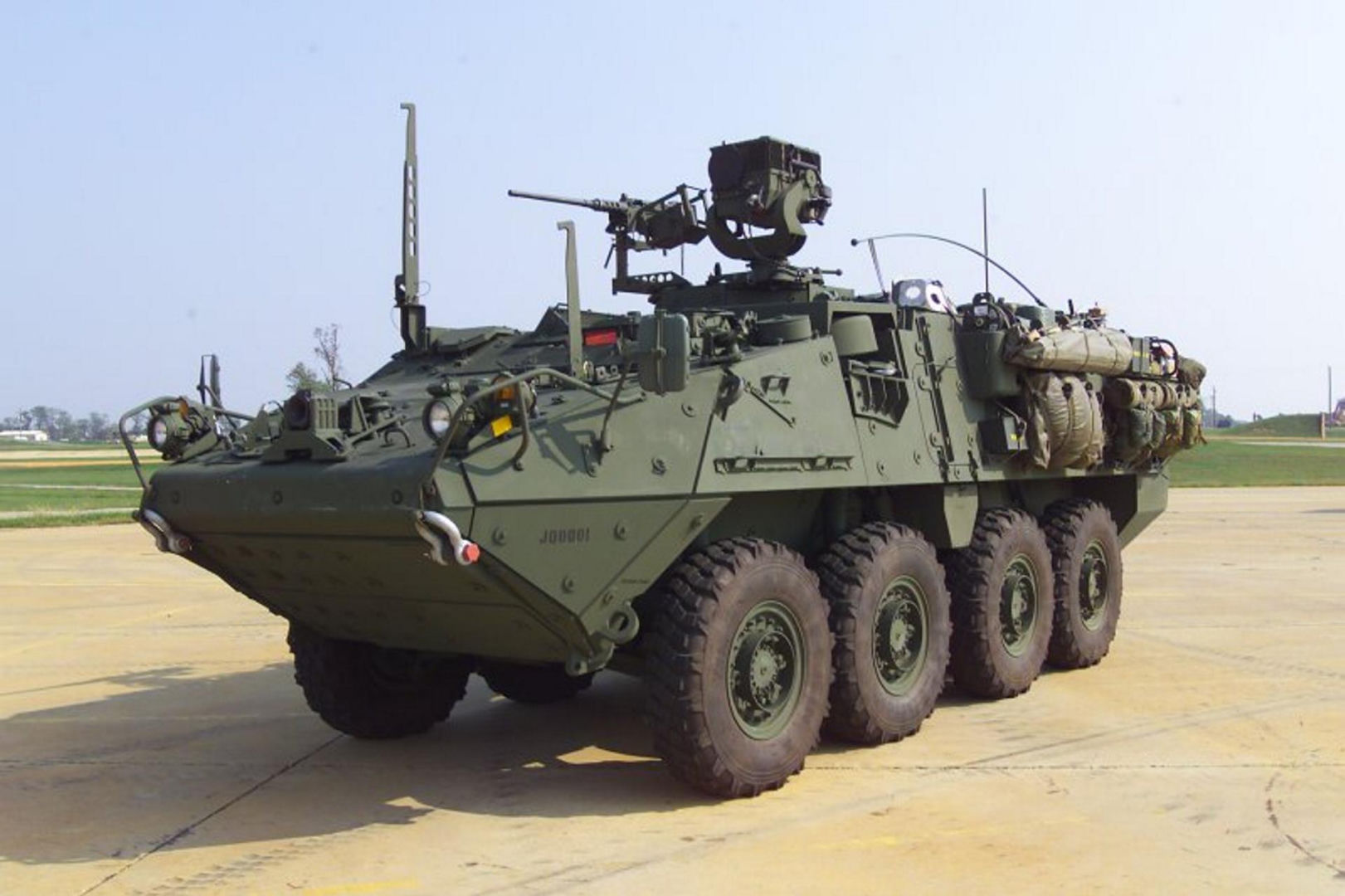 Stryker vs Rosomak