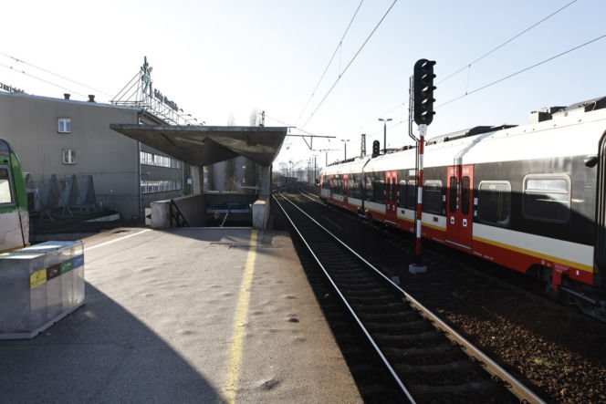 Warszawa. Wojsko na stacjach kolejowych