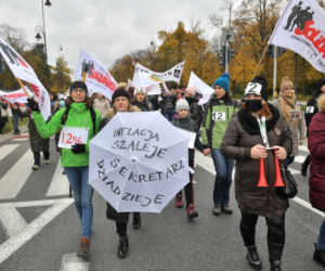 Pod KPRM protestują pracownicy budżetówki