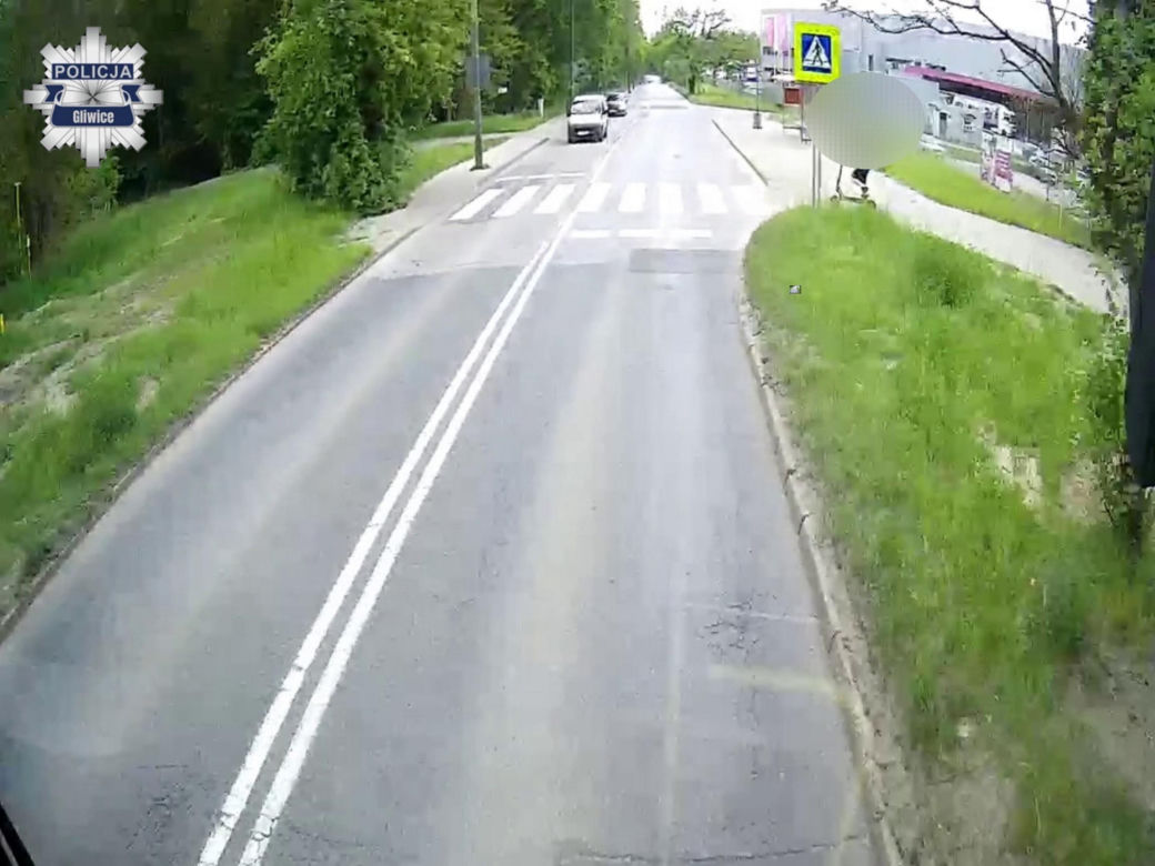 11latek wjechał hulajnoga pod autobus