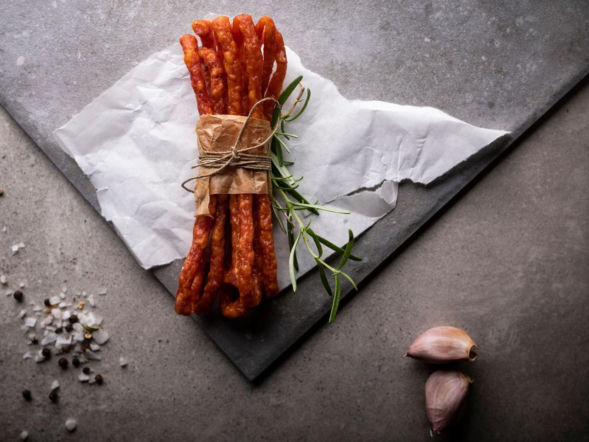 Od kiedy znam ten przepis, nie kupuję kabanosów. Domowe są pyszne i nie zawierają konserwantów