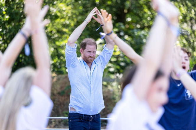 Książę Harry i jego żona Meghan wracają do Wielkiej Brytanii