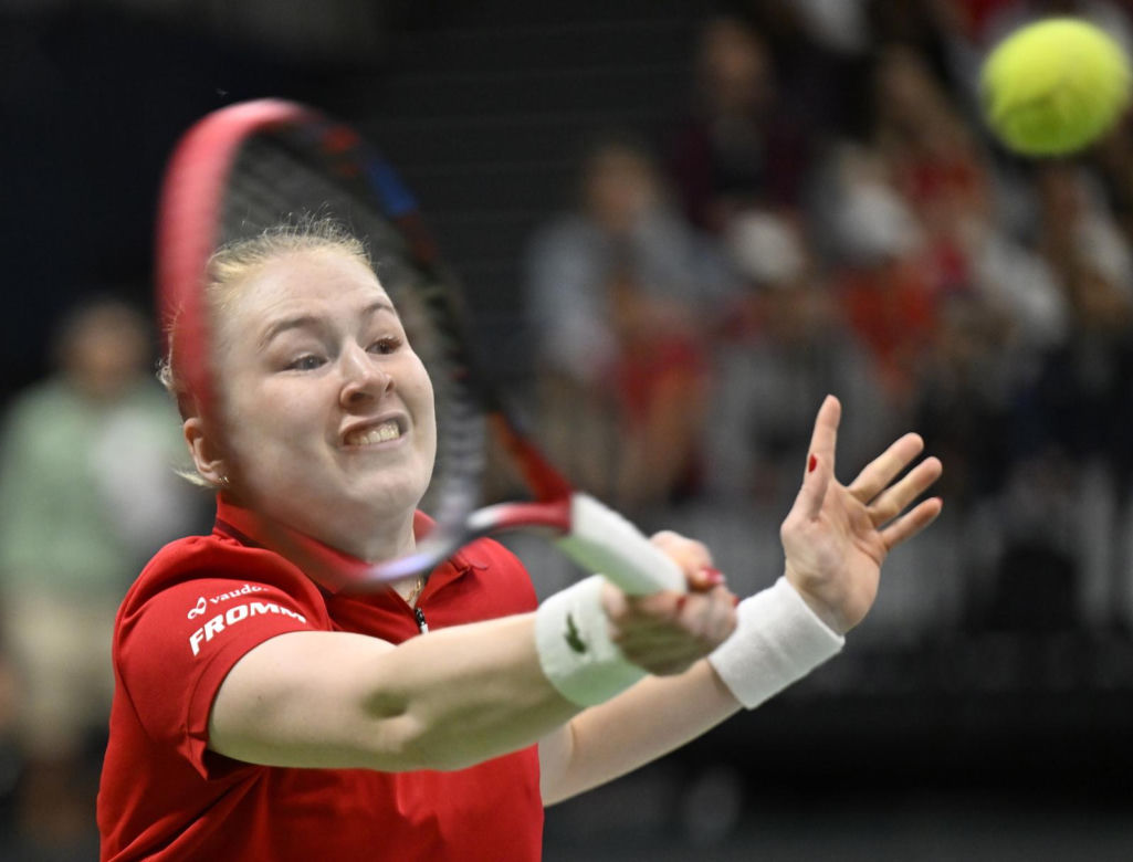 Iga Świątek - Celine Naef w turnieju BJK Cup