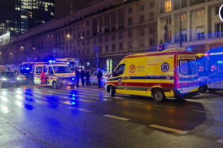 Dantejskie sceny w tramwaju. 28-latek zaatakował Ukraińca nożem