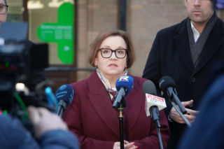 Konferencja prasowej PiS pod Halą Mirowską w Warszawie