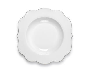 Biały talerz do eleganckiej dekoracji stołu na Wielkanoc