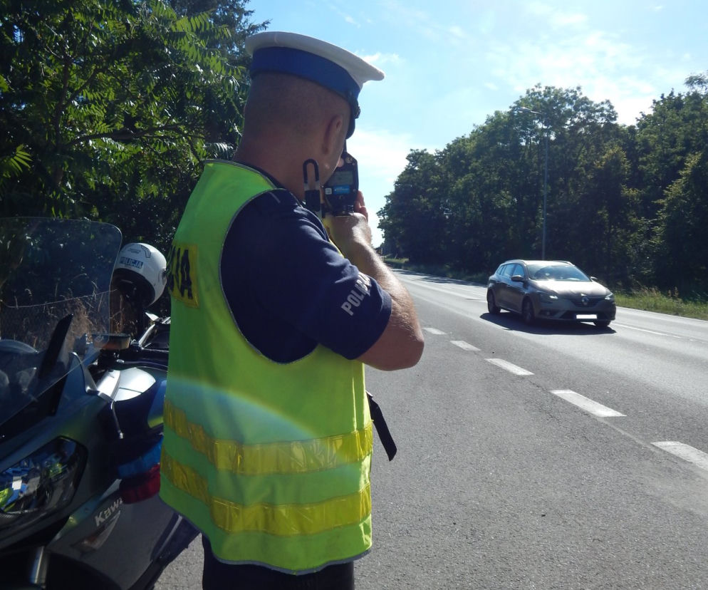 Jarocin: 21-latek gnał jak SZALONY!  Po wiejskich drogach niczym po autostradzie