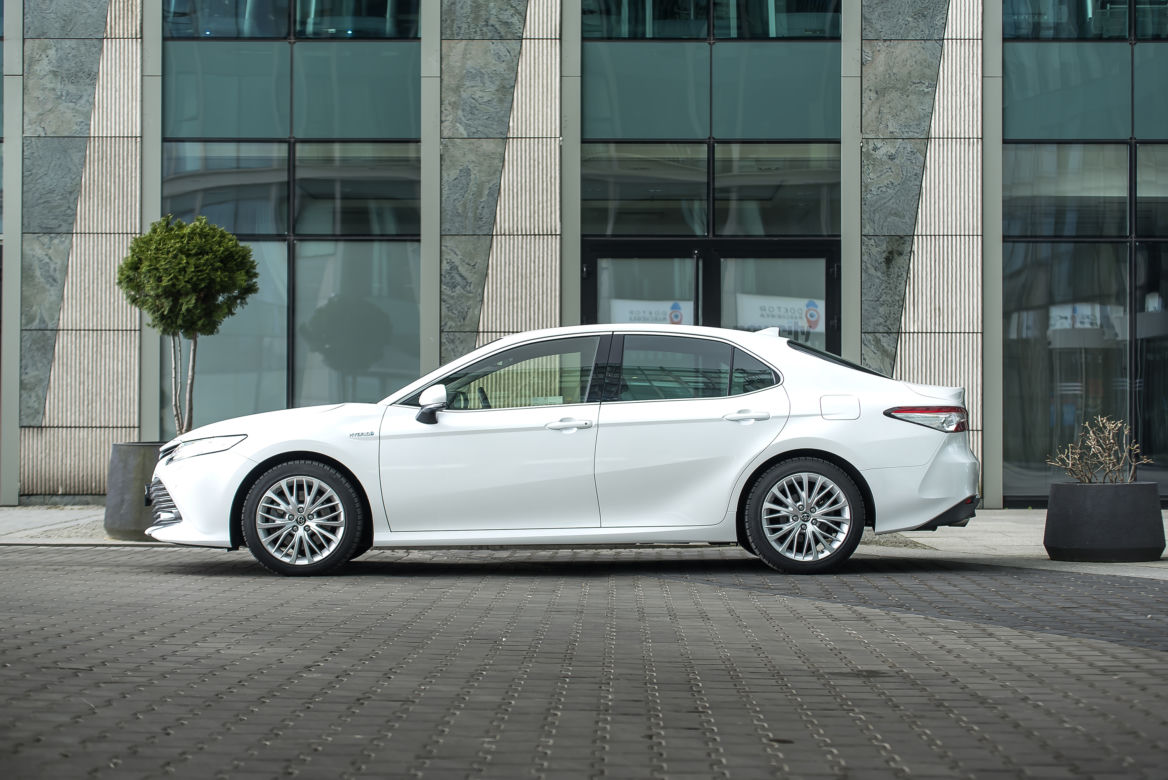 Toyota Camry 2.5 Hybrid 218 KM e-CVT Executive + VIP