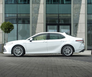 Toyota Camry 2.5 Hybrid 218 KM e-CVT Executive + VIP