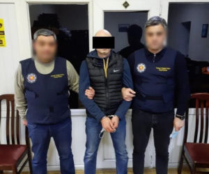 Napad na konwojenta pod Biedronką w Łodzi. Kolejne osoby zatrzymane przez policję. Ścigali ich nawet w Gruzji!