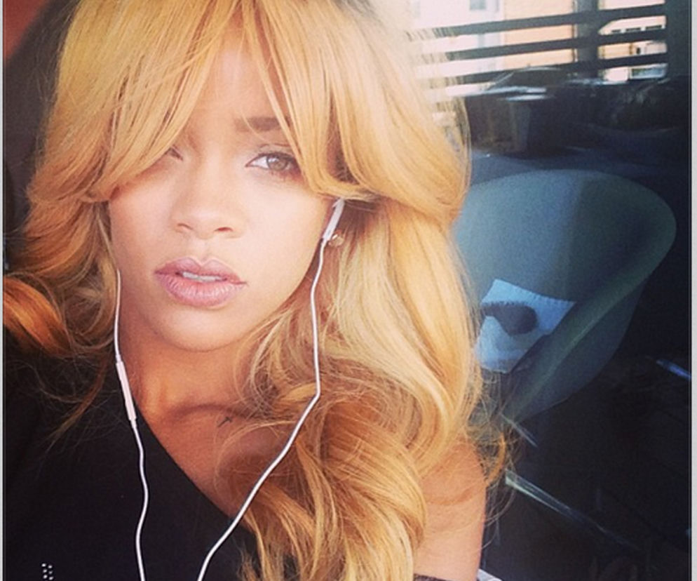 Rihanna słucha nowości muzycznych 2015