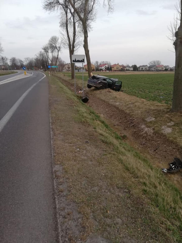 18-latka ciężko ranna po dachowanio opla w Drobinie. Potworny wypadek na DK10 pod Płockiem [ZDJĘCIA]
