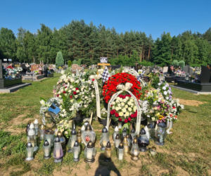 Grób ofiar wypadku w Jamnicy. Marzena i Mariusz osierocili trójkę dzieci [ZDJĘCIA]