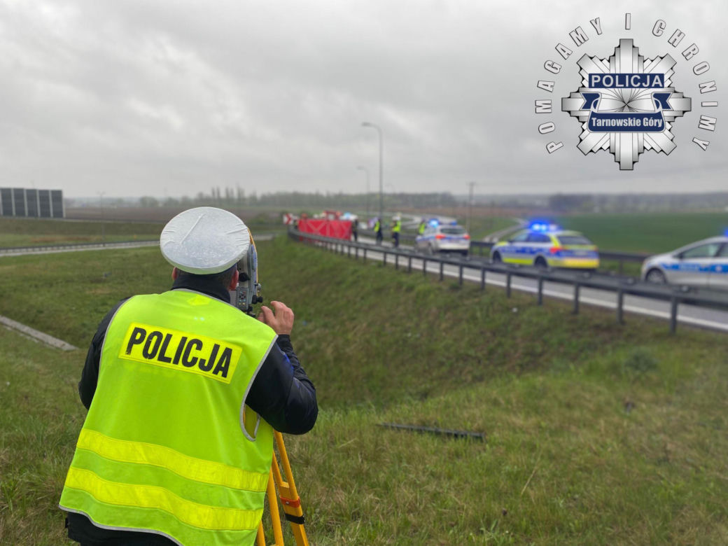 Czekanów. Śmiertelny wypadek na A1. Z siedmiu podróżujących busem, dwie osoby zginęły
