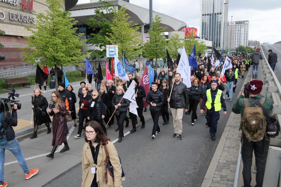   Razem przeciw przemocy. Medycy protestują w Warszawie