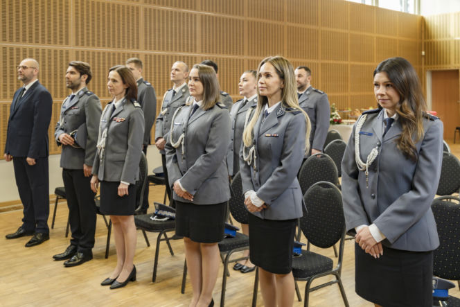 "Sprawiedliwi - Wydział Kryminalny", odcinek 995: Rosa stara się pomóc Głowackiemu, który ciężko znosi pobyt w areszcie