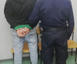 Podejrzany o kradzież cinquecento w rękach policji