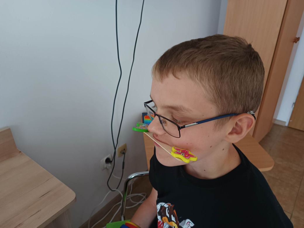 Pawełek musi być poddawany rehabilitacji. Jednak zbiórka na leczenie stoi, "bo takie duże dzieci nikogo nie wzruszają"