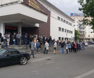Tłumy szturmują urzędy dzielnic