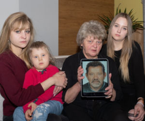 Dwa razy uśmiercili nam tatę