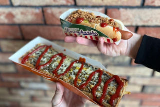 Nowy gracz w drużynie Żabki. Hot dog amerykański debiutuje obok kultowych zapiekanek
