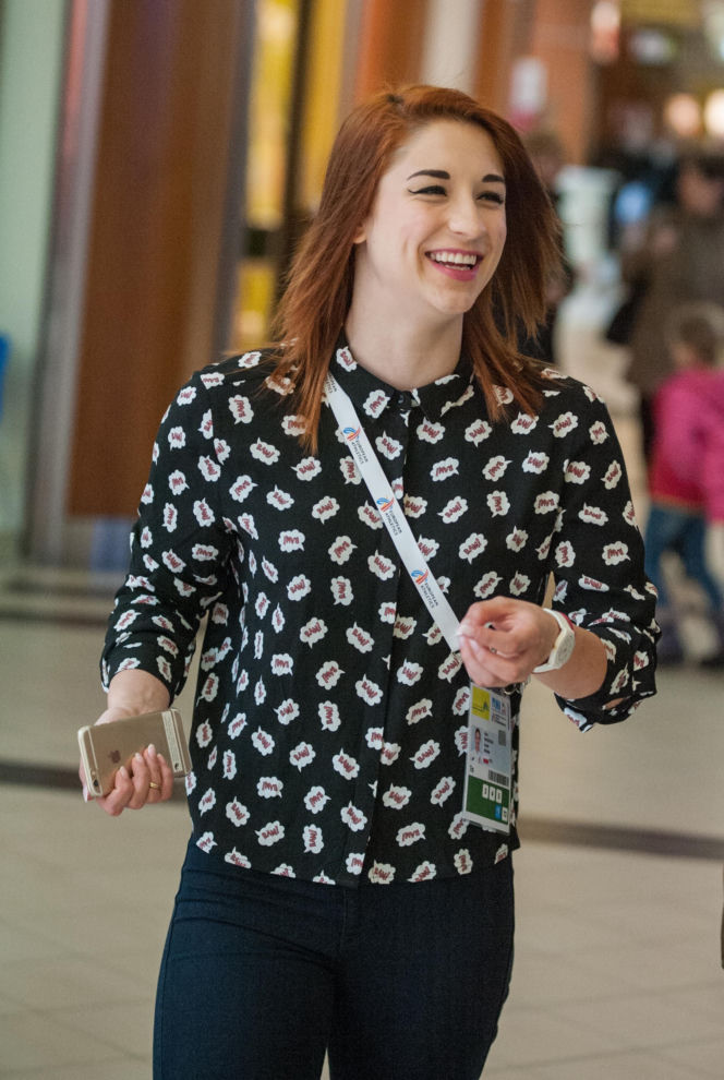 18-letnia Ewa Swoboda bez tatuaży