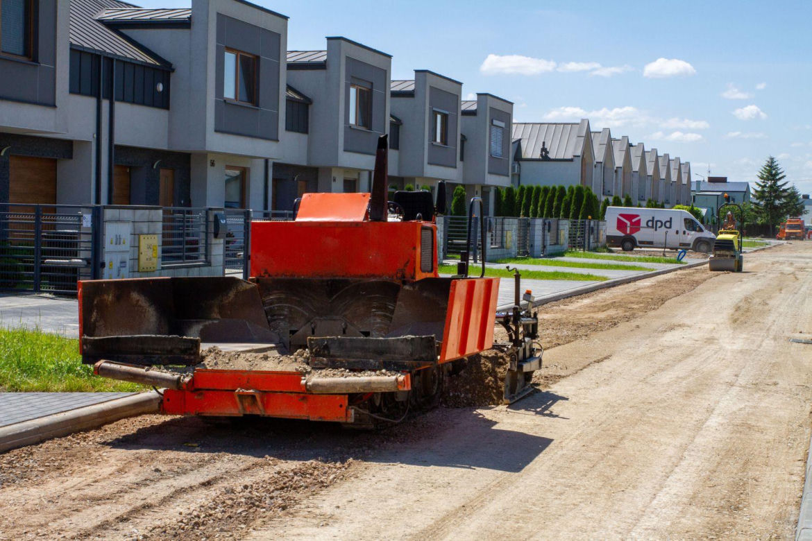Utrudnienia spowodowane budową nawierzchni dwóch ulic w Łukowie potrwają kilka dni