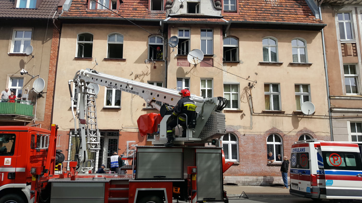 Pożar w kamienicy przy ulicy Narutowicza w Grudziądzu. Jest ofiara śmiertelna