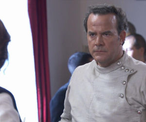 Akacjowa 38, odcinek 807: Diego próbuje uwolnić Blancę, ale uzbrojony Jaime staje mu na drodze