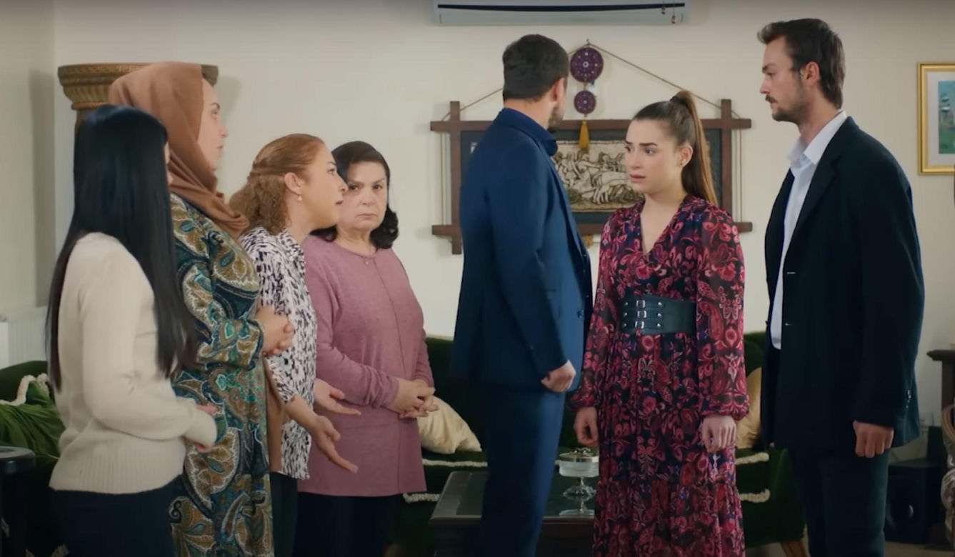 Sila postanowi wyznać Kuzeyowi prawdę i nagra dla niego specjalny filmik, ale Cavidan zdoła usunąć go z komputera.