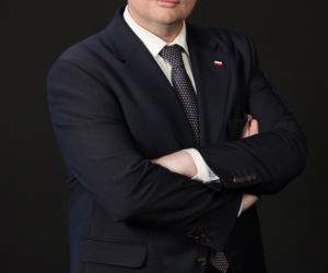 Przemysław Czarnek był królem parkietu we włoskim hotelu. Tam poznał piękną małżonkę [ZDJĘCIA]