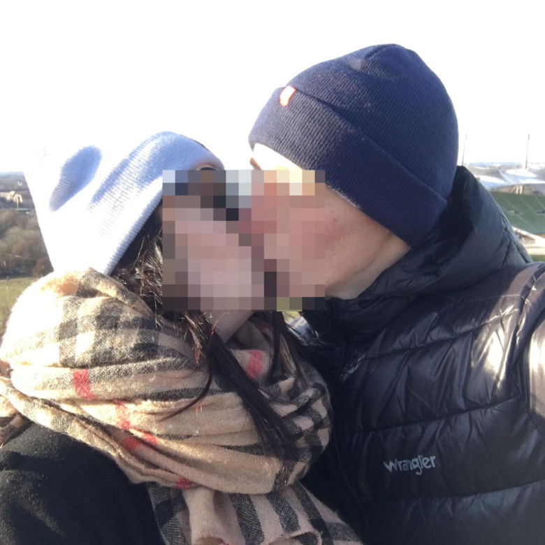 Para narzeczonych zmarła w Holandii. Napisy na grobach Wiktorii i Konrada sprawiają, że pęka serce 