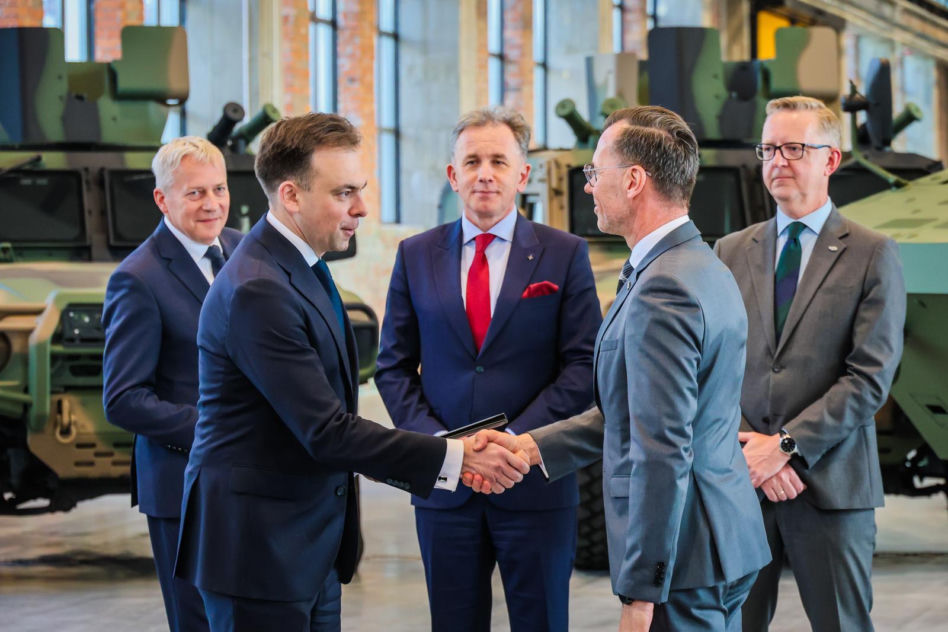 Rosomak z gigantycznym wsparciem 57 mln zł. Zwiększenie produkcji i linia dla Legwanów
