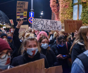 Strajk kobiet w Toruniu. Tańce, straż pod kościołem i wiele więcej - środa (28.10.2020)