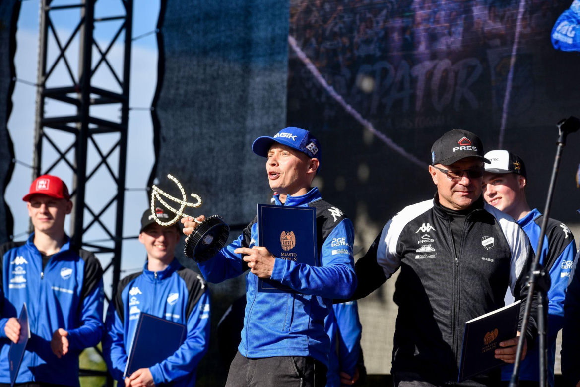 Tak PRES Toruń świętował mistrzostwo z kibicami! Feta pod Motoareną