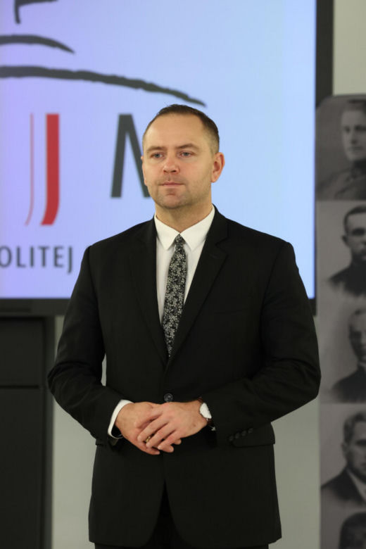 Styl Rafała Trzaskowskiego i Karola Nawrockiego