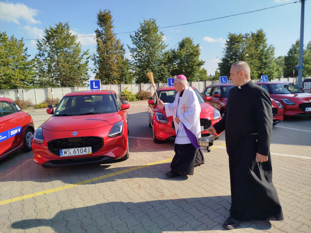 Siedlecki WORD wymienił starą flotę pojazdów egzaminacyjnych na nowe samochody marki Suzuki Swift