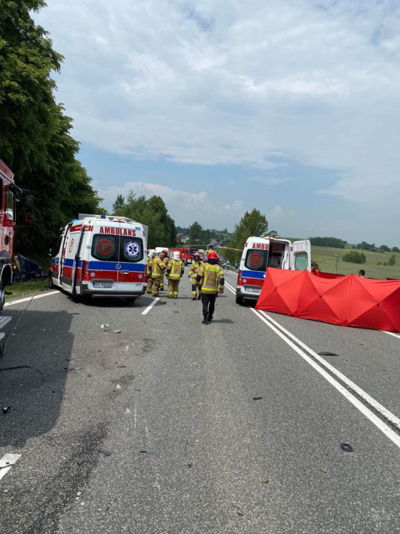 Potworny wypadek w Gotkowicach. Nie żyje malutkie dziecko i dorosły mężczyzna