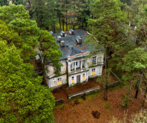 Opuszczona willa w Konstancinie